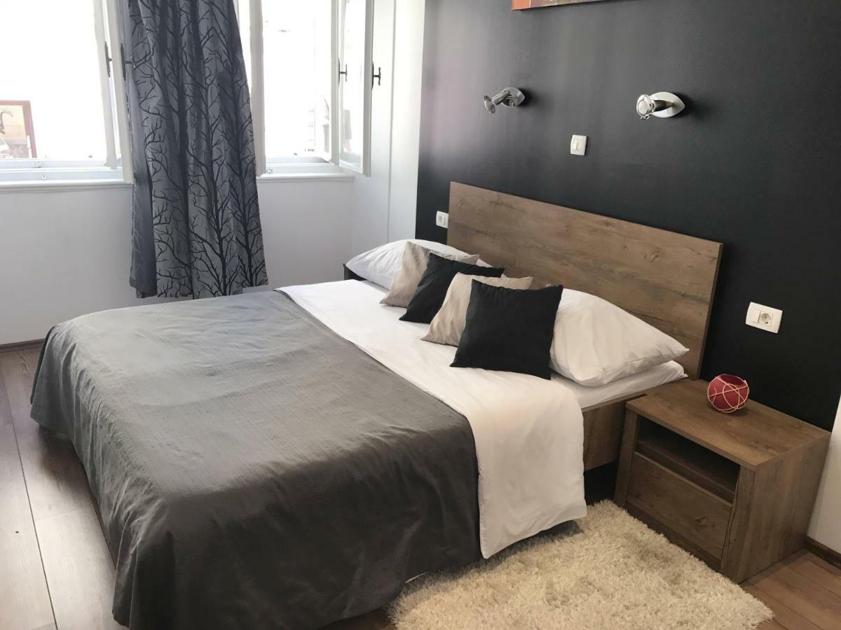 Antic In Center Guest house